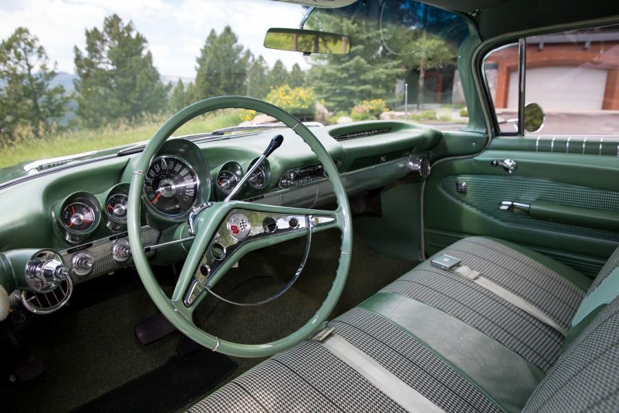 Интерьер Chevrolet El Camino 1960 года  (фото 15 из 37)